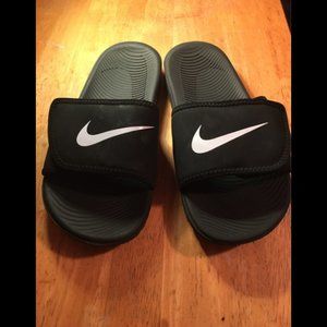 Niko slide sandals for older boys size 3